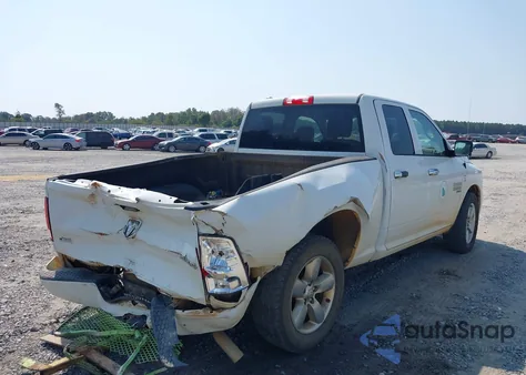 2019 Ram 1500 Classic Express 4X4 6'4 Box z USA, uszkodzony, nr VIN 1C6RR7FG9KS623965